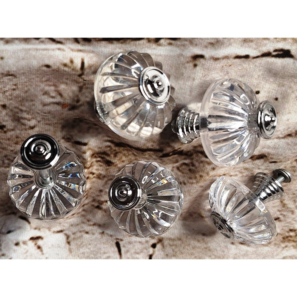5 Vintage Clear Victorian style KNOBs for Door or Drawer or Cabinet Pull‎
